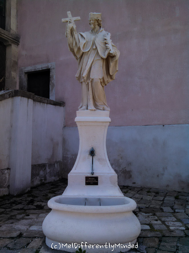 Monthments 10-2015 a-1